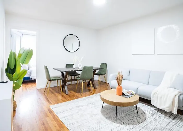 49-4A Prime Midtown Newly 2Br W&D